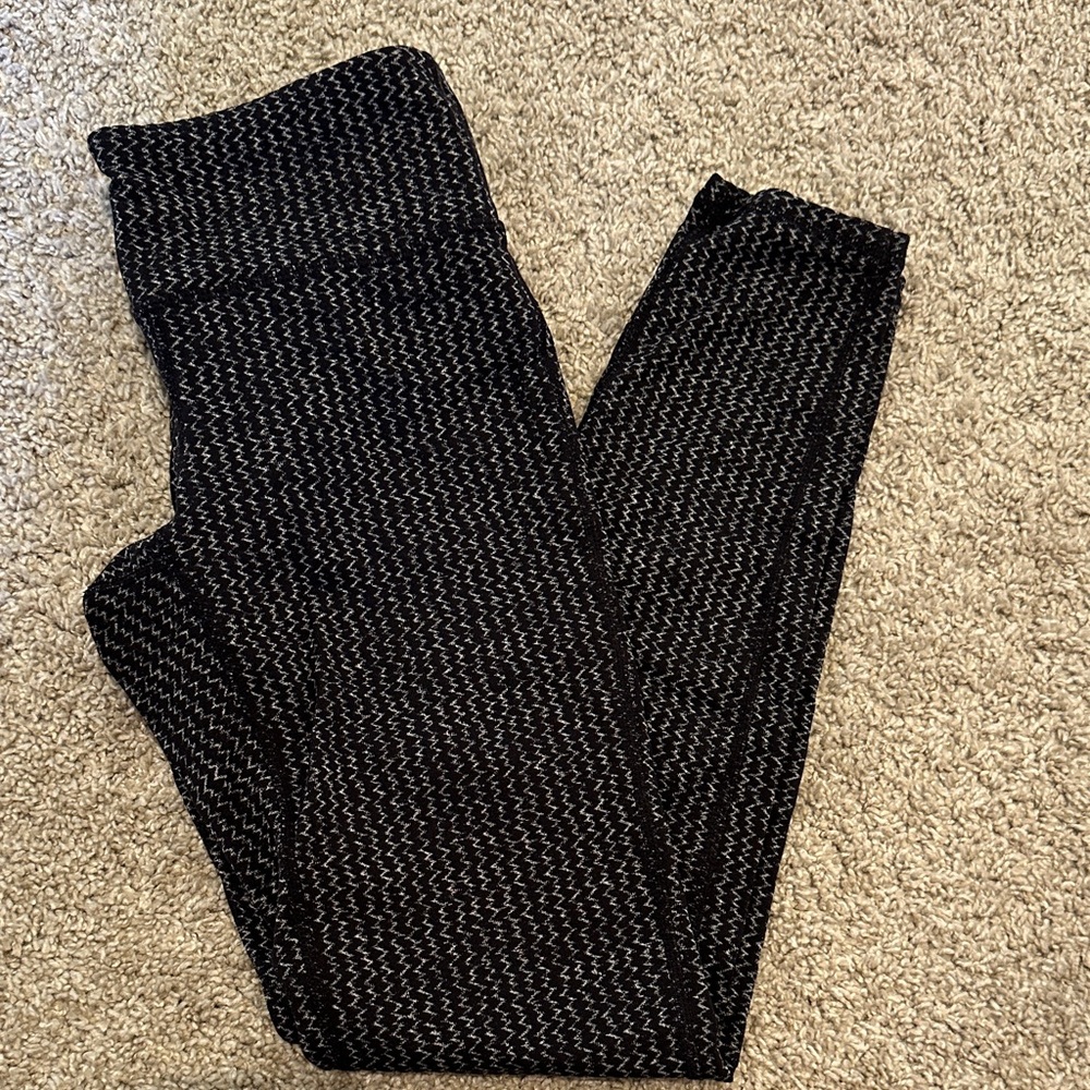 Athleta Black and Gray Patterned Leggings